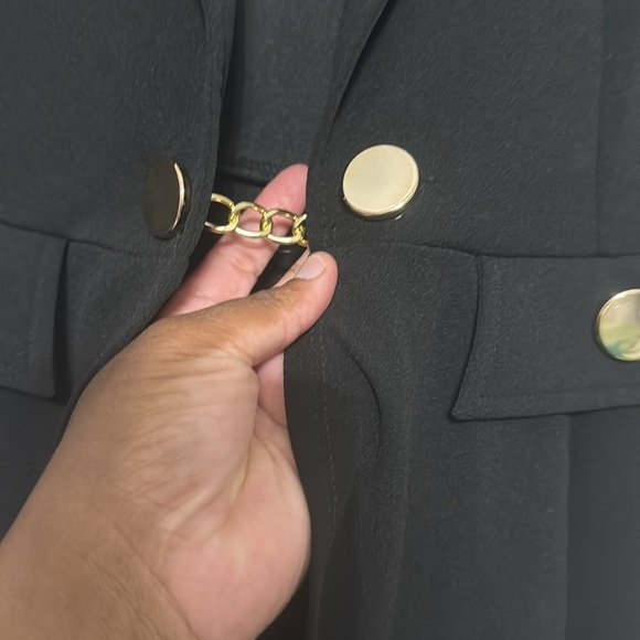 Black Sleeveless Long Cardigan - Picture 2 of 5